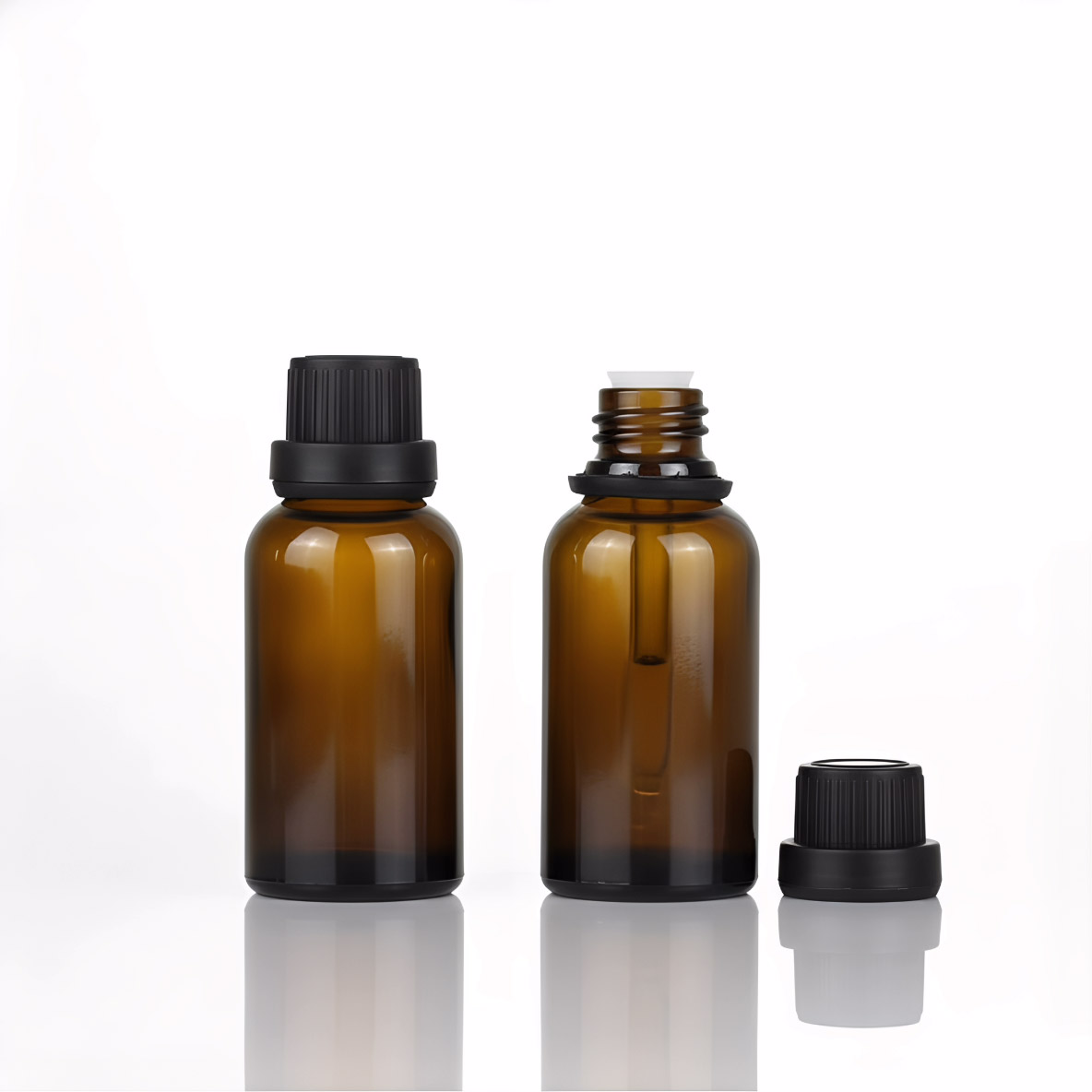 Essental-oil-bottle-with-dropper-details-1